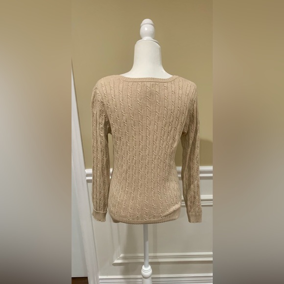 Small cable knit Izod sweater - Picture 4 of 6